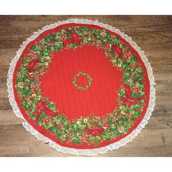 Vintage Christmas‎ Quilted Tree Skirt Cardinal Birds Holly 30" Lace Edge - Picture 1 of 3